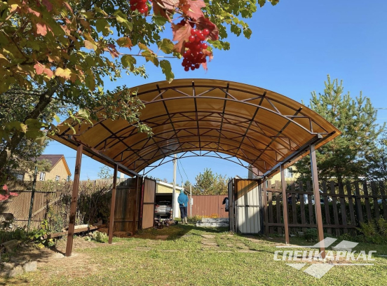 Навес для авто из поликарбоната №84 - фото 1